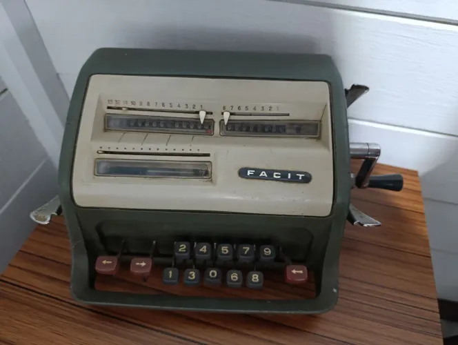 Calculadora Facit Antiga - Item de Colecionador