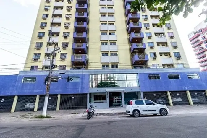 Apartamento à venda no Ed. Luiz Porciuncula, Jurunas - Batista Campos, 3 quartos, 1 suíte.