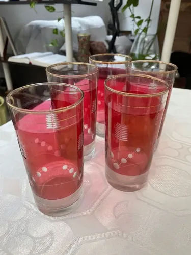 Copos vermelhos vintage raro