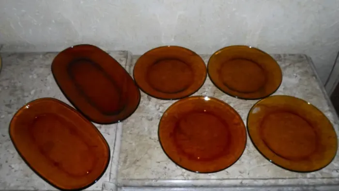 6 LOUÇA DURALEX ÂMBAR-  2 TRAVESSAS OVAL, 4 PRATOS GRANDE ( Antiguidade- Vintage)