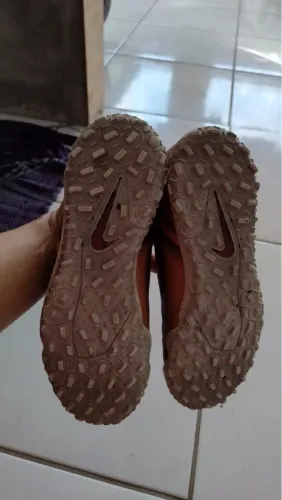 Tênis Nike - Solado Resistente