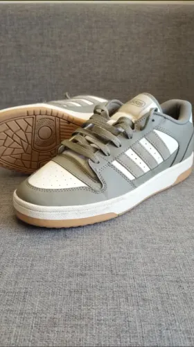 Tênis Adidas BreakStart - Tamanho 40