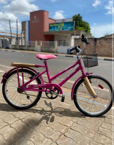 Bicicleta aro 24 feminina cairu ?