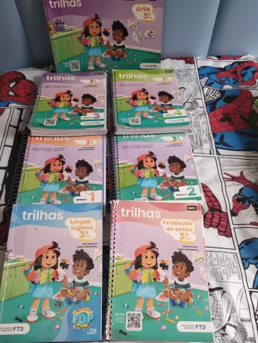 Livro didático trilhas 3° ano da FTD