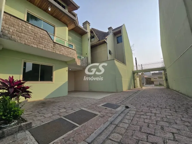 Excelente sobrado de 129m² na melhor região do Capão da Imbuia!