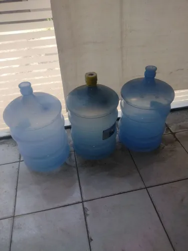 03 Galões de água vazio 20 litros