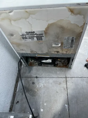 Frigobar cônsul defeito 