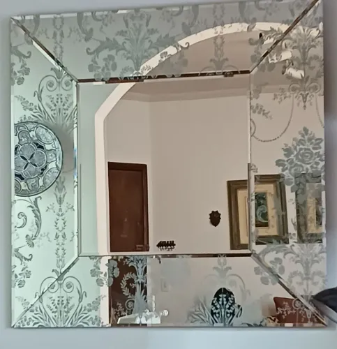 Luxuoso e antigo espelho veneziano 