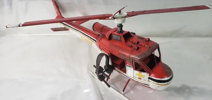 Miniatura Helicóptero Bombeiro Em Lata - Artesanal