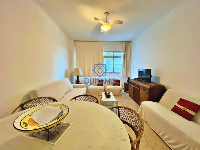 Apartamento à venda na Praia das Pitangueiras, no Guarujá. Prédio frente mar