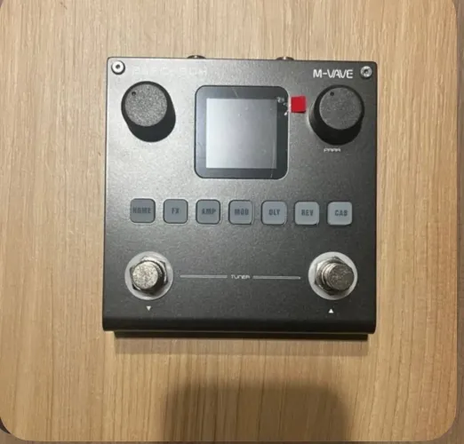 Pedaleira black box lacrada 