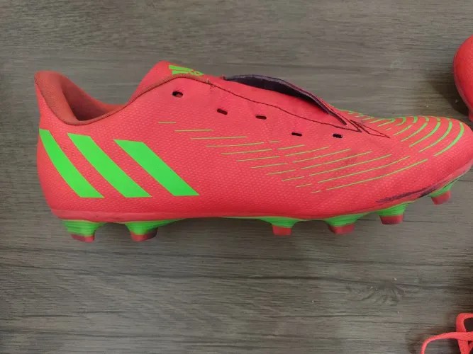Chuteira Adidas Predator Edge.4 FXG Campo Unissex