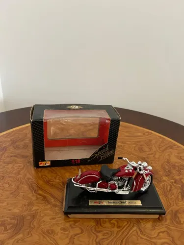 Miniatura Indian Chief Roadmaster, Maisto Special Edition 1:18