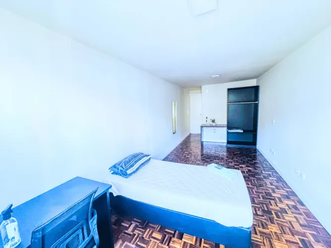 Kit/Apto privativo mobiliado - em frente ao Shopping Curitiba - R$ 2.000 TUDO INCLUSO