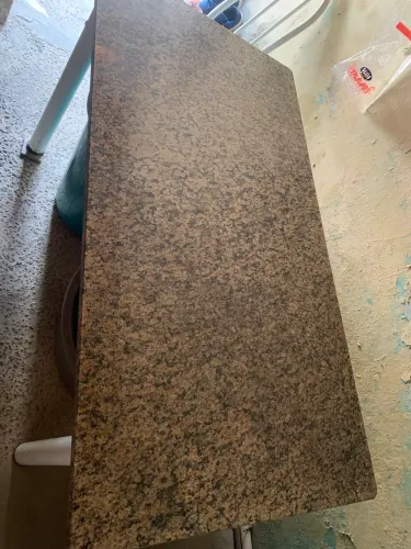 Mesa com pedra de mármore 
