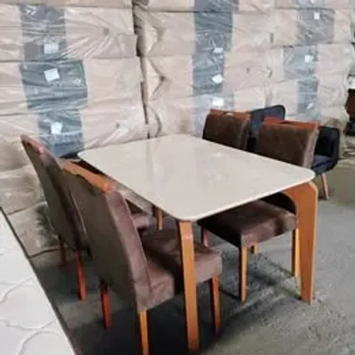  Mesa De Jantar Com 4 Cadeiras De Madeira Maciça