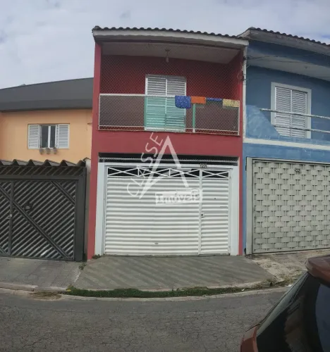 Casa à venda com 2 quartos, churrasqueira e duas garagens no Parque das Américas