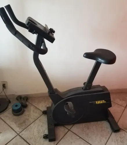 Vendo Bicicleta Ergométrica de exercício