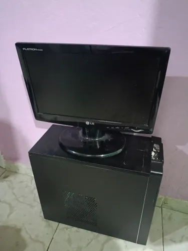Pc com monitor g2030 4gb