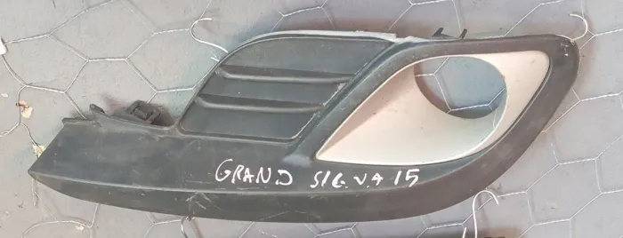 MOLDURA FAROL DE MILHA DIANTEIRA DIREITA FIAT GRAND SIENA 12/20