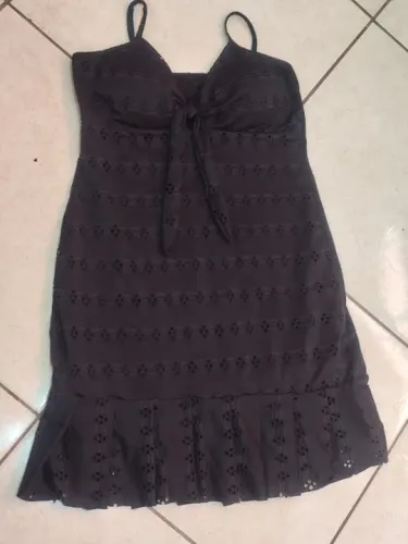 Vestido novo Preto de Alça com Detalhes em Renda