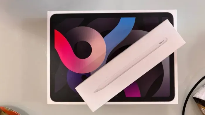 iPad Air 4 Geração - 64GB - Wi-Fi - Cinza Espacial + Apple Pen Original
