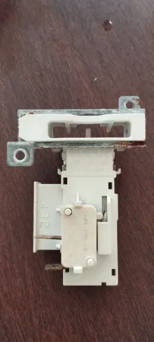 Trava porta lavadora Electrolux lbu 15 if  220v