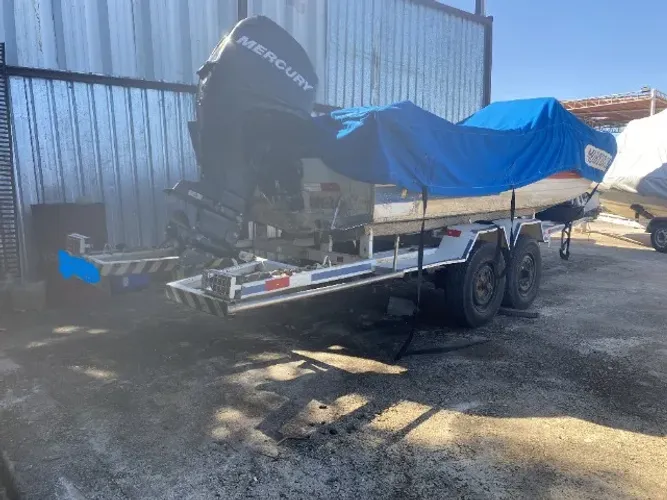 CARRETA BERÇO RODOVIÁRIA TRUCADA COM FREIO PARA BARCO/LANCHA ATÉ 26 PÉS EMPLACADA