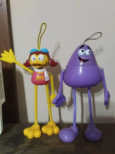 Birdie e Shake McLanche Feliz