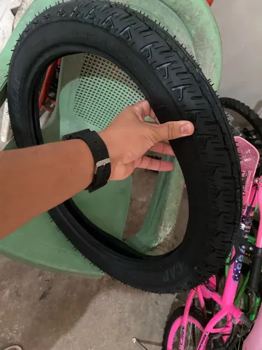 Vendo pneu dianteiro com câmera