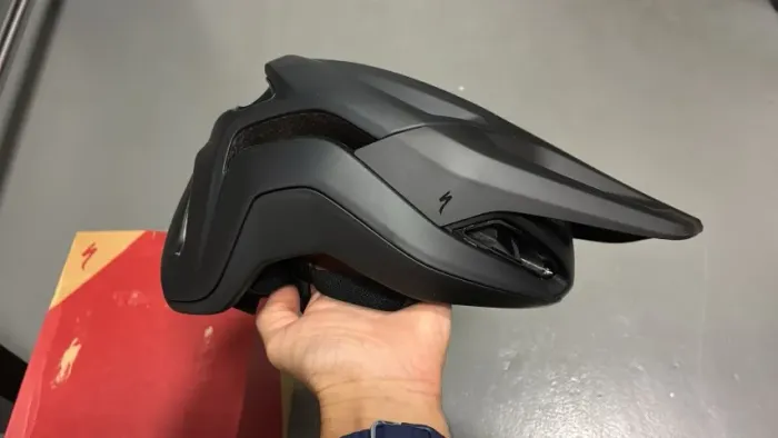 Capacete Specialized Ambush 2 - Preto.
