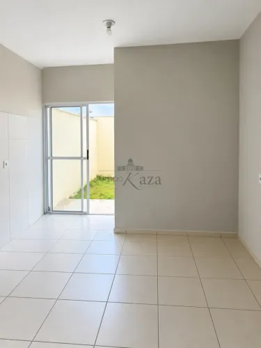 Casa/Padrão - Residencial - No bairro Parque dos Principes - Jacarei - 2 Dormitórios - 60m