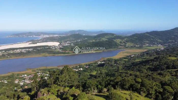 Área com vista para lagoa e mar | 12.825m² na Costa do Macacu - Garopaba