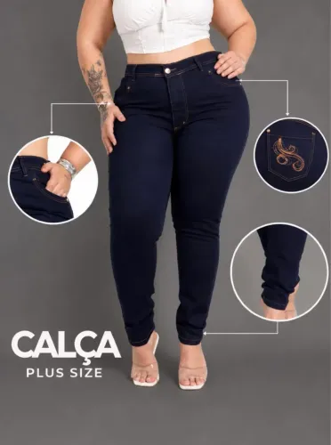 Vendo calça plus size tamanho 62 com laicra na cor azul escuro.