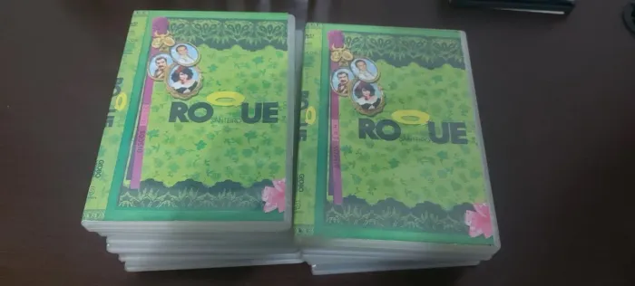 Vendo serie de rock santeiro com 16 discos em dvd.