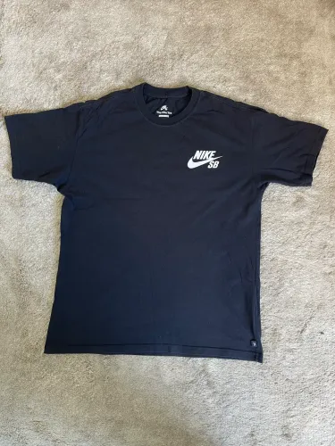 Camiseta Nike SB nova desapego nova M