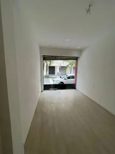 Loja de rua na Av Resplendor em Itapuã!