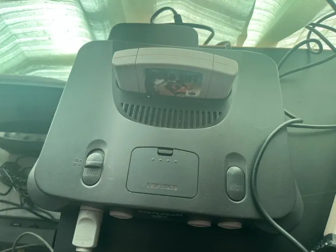 Nintendo 64 com cartucho Dark Rift