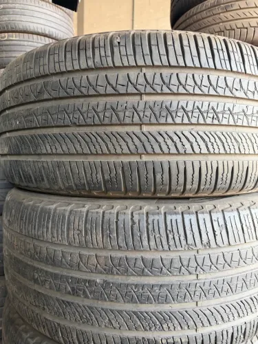 Pneus 285/45/22 marca Pirelli semi novos