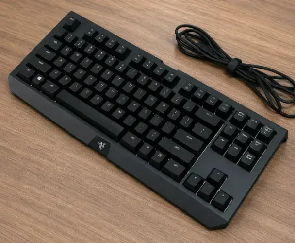 Teclado Gamer Mecânico Razer Blackwidow Chroma V2 Us Yellow Preto Rgb Preto Inglês Us