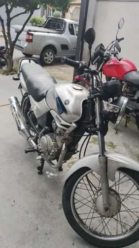 Vendo YBR 125 Prata 2008 Motor Novo