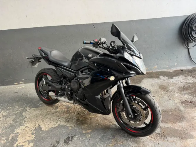 XJ6 F