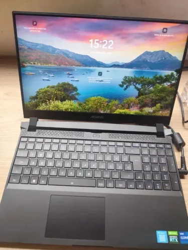 Notebook Gamer Gigabyte AORUS 5 Intel Core i7-12700H 16GB RAM RTX 3060 SSD 1TB 15.6" FHD