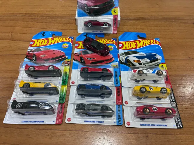 11 Ferraris Hot Wheels: F40, SF90 Stradale, 12 Cilindri e 365 GTB4 Competizione