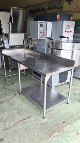 Mesa Inox com Cuba