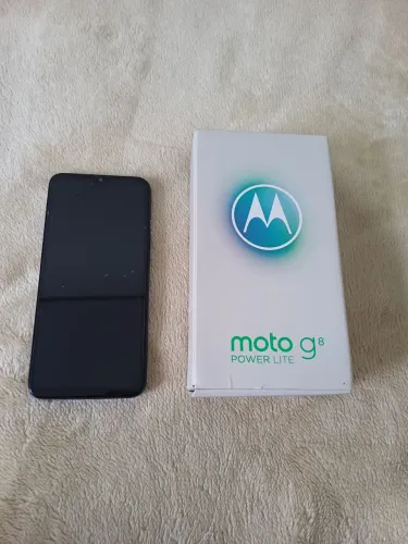 Vendo moto G8 power lite pego som de carro caixa e modelo
