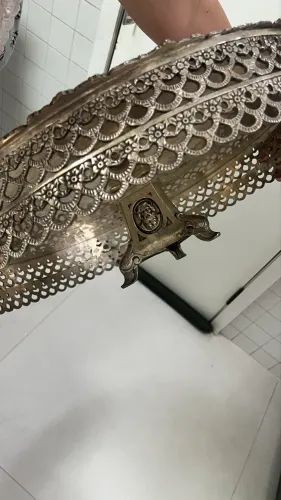 Linda Bandeja de pé para festa/casamento para bolo e doces em metal banhado a prata