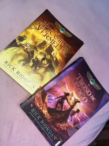 Livros Rick Riordan: Pirâmide Vermelha+ Trono de Fogo