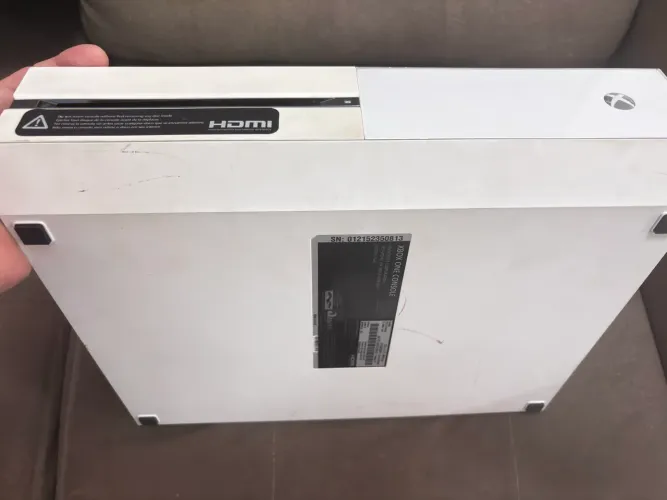 Xbox One s + Knect