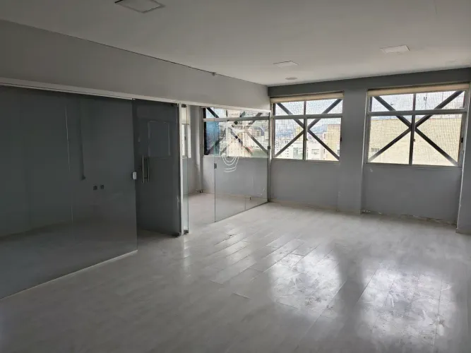 Conjunto de Salas Comerciais com Rooftop